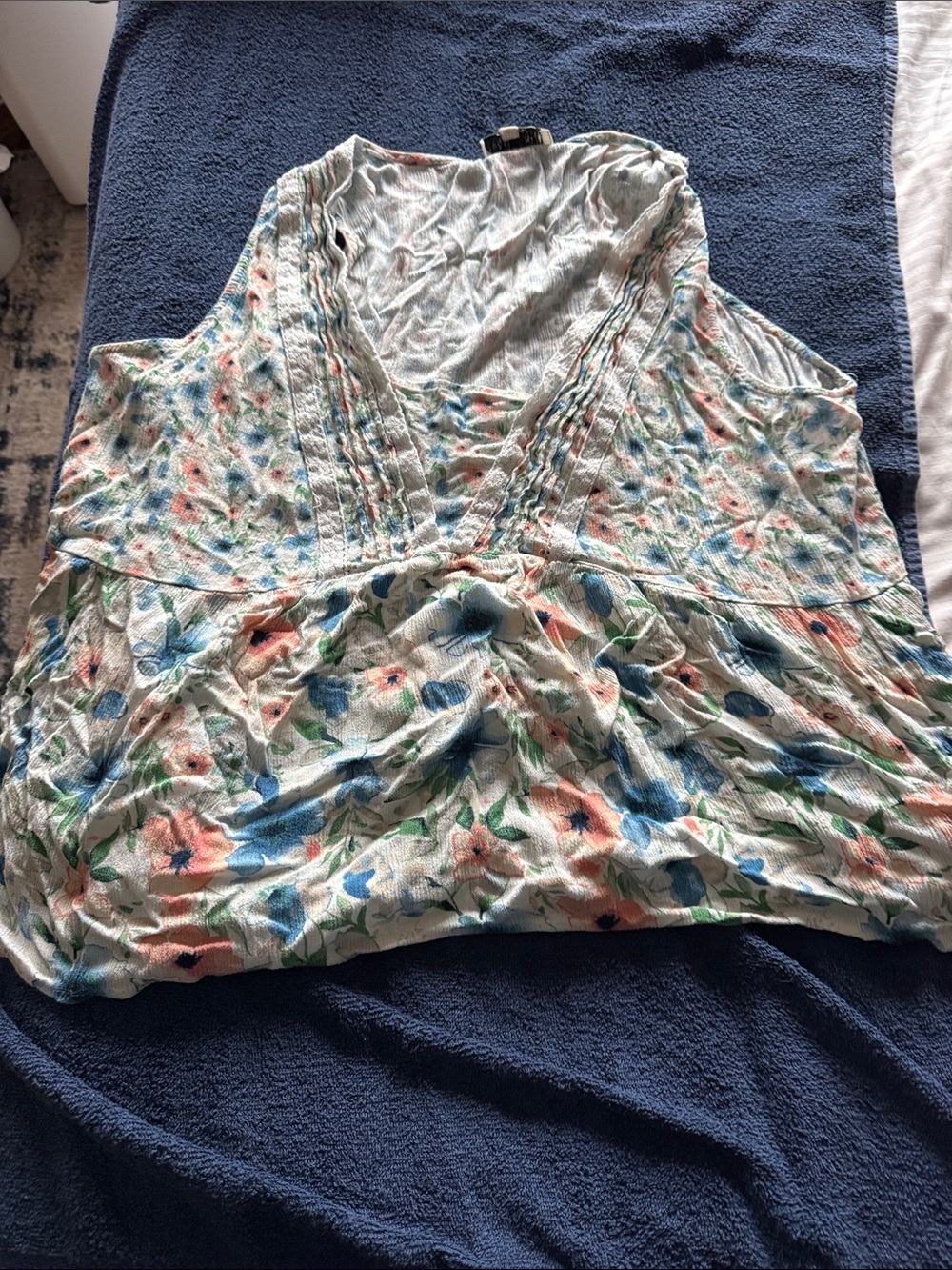 Sleeveless V-Neck Floral Blouse - White with Blue & Coral Flowers